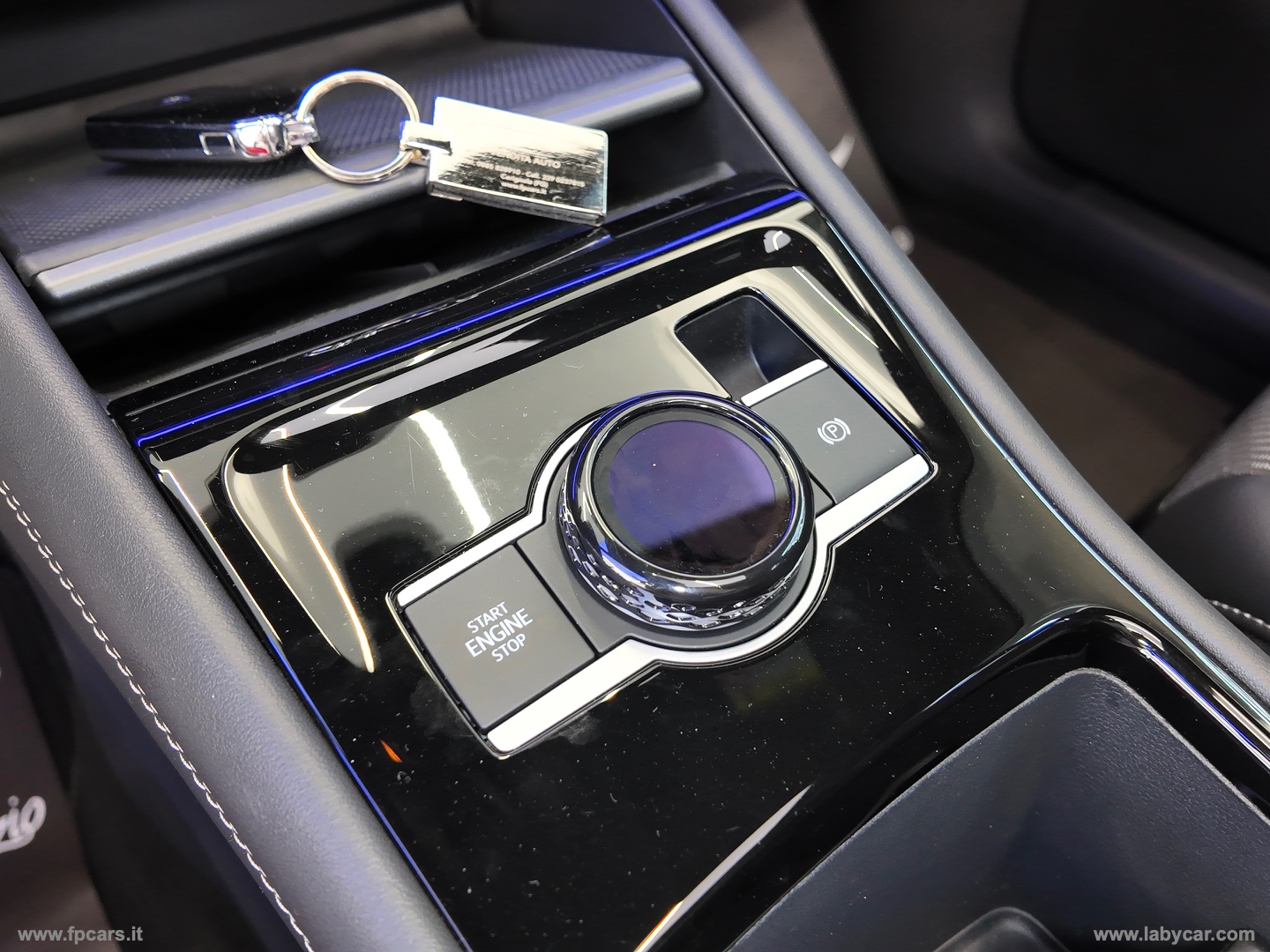 Tiguan 2.0 TDI 150 CV DSG R-Line Plus TETTO APRI. - immagine 29