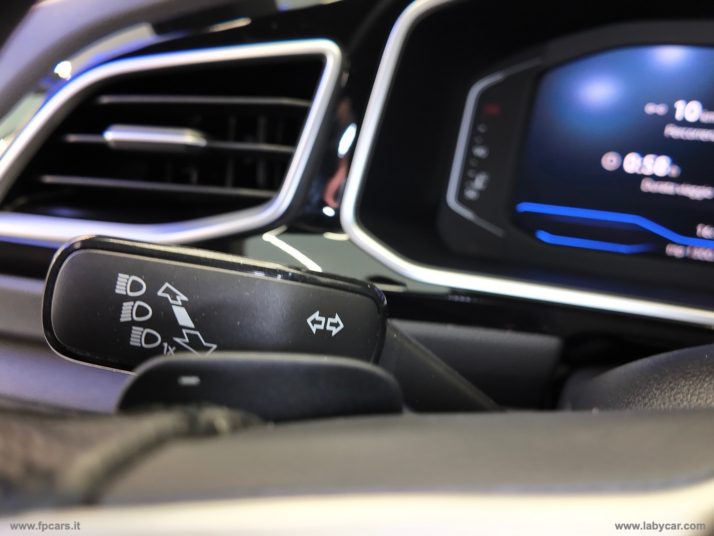 T-Roc 2.0 TDI SCR 150 CV DSG R-Line Plus - immagine 29