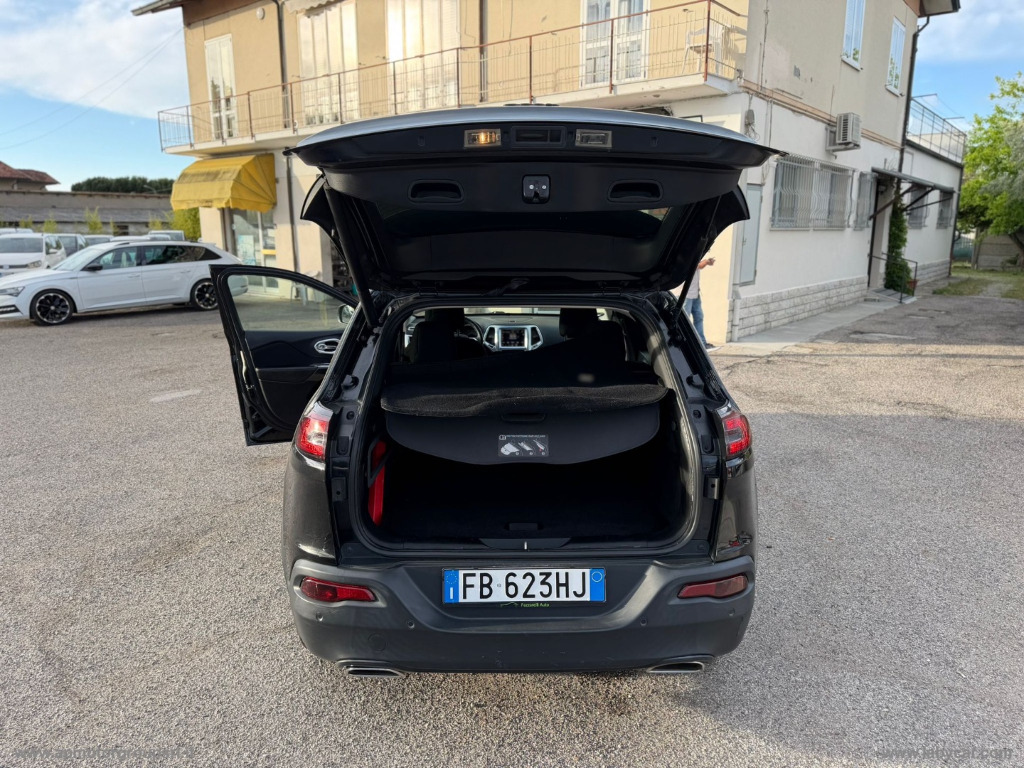 Cherokee 2.2 Mjt II 185CV 4WD AD.I Long. - immagine 29