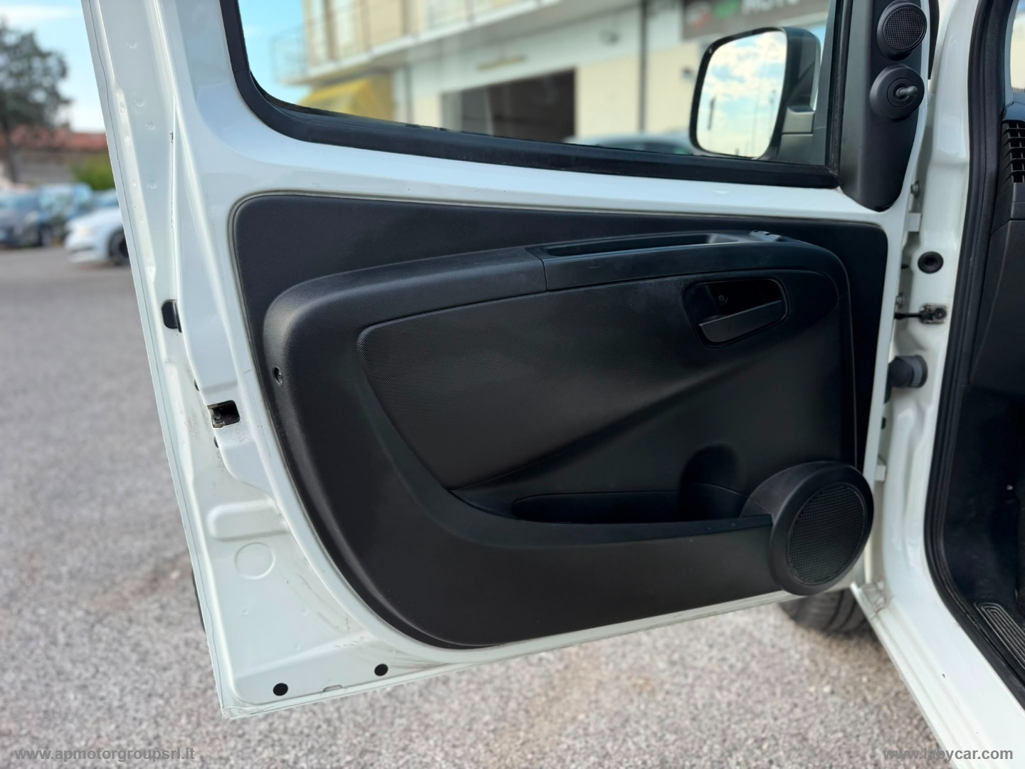 QUBO 1.4 8V 77 CV Easy Natural Power - immagine 29