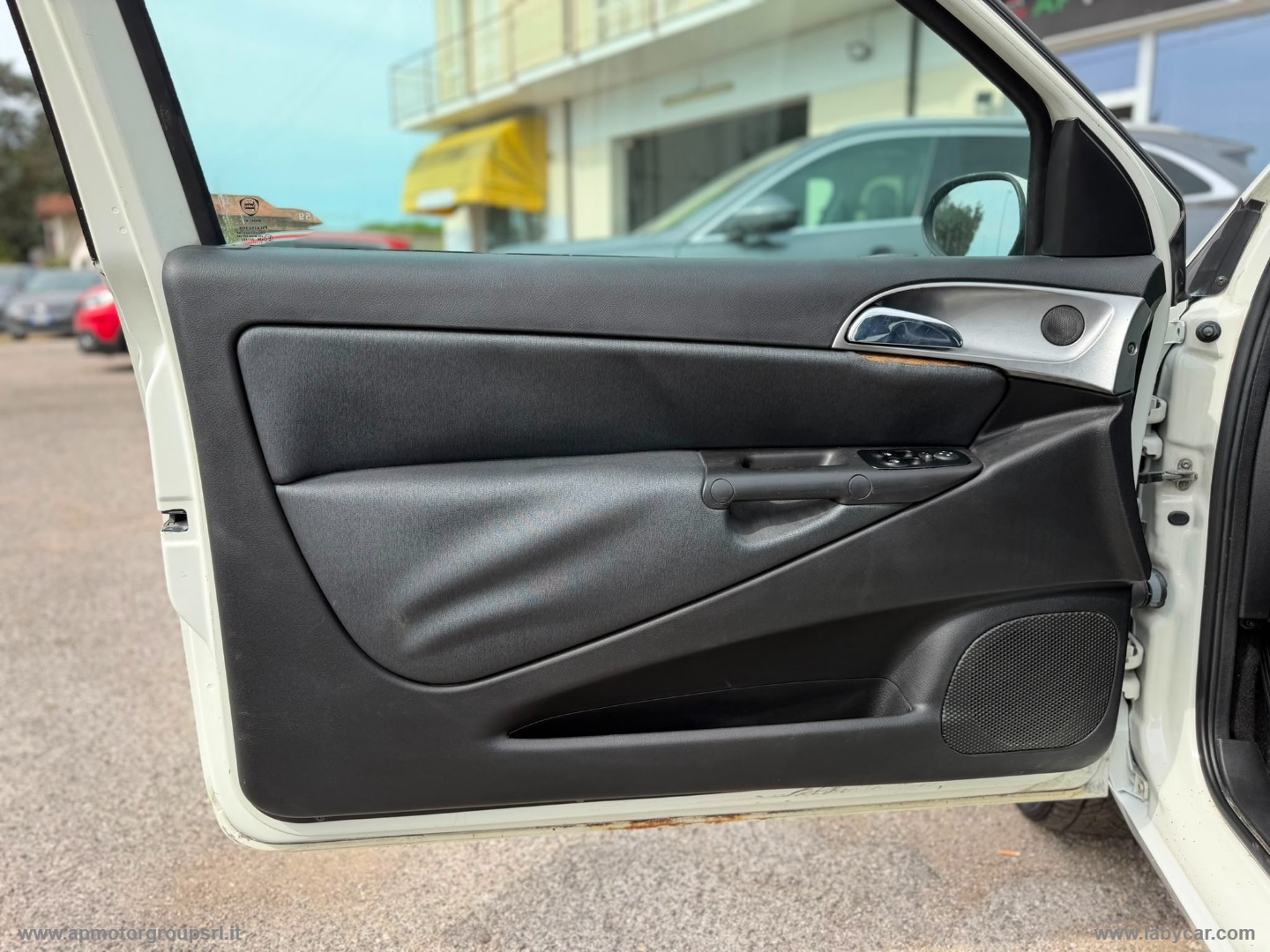 Ypsilon 1.4 16V Platino AUTOMATICA - immagine 29