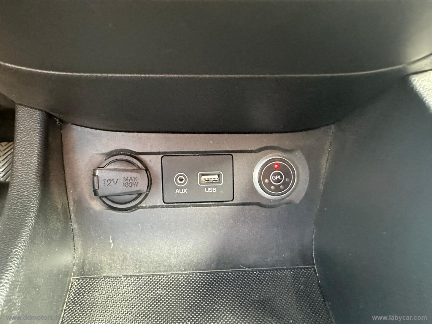 i20 1.2 84 CV 5p. Econext Comfort NEOPATENTATI/GPL - immagine 29