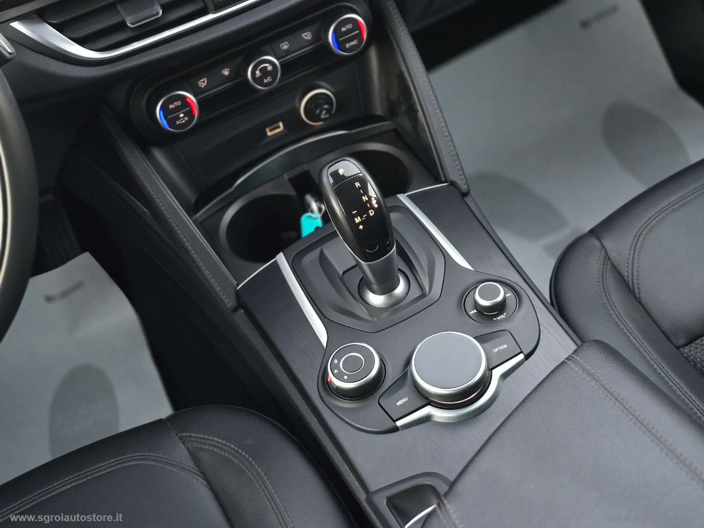 Stelvio 2.2 T.diesel 210 CV AT8 Q4 Exec. - immagine 29