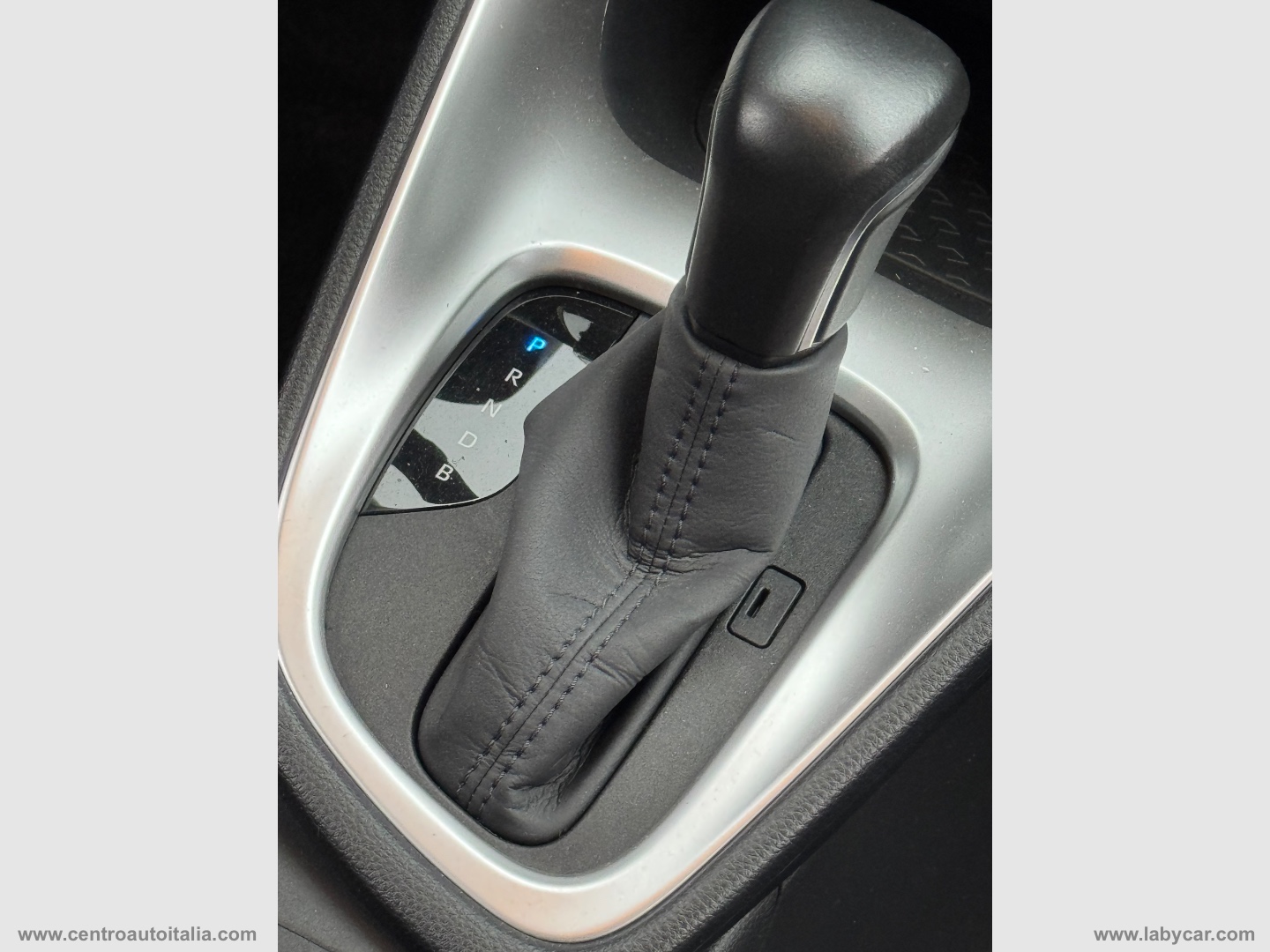 Mazda2 Hybrid 1.5 VVT Pure - immagine 29