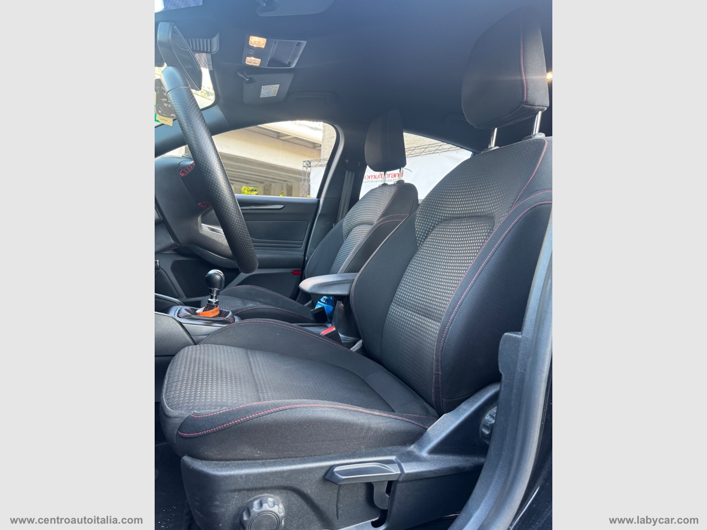 Focus 1.0 EcoBoost Hybrid 125CV 5p.ST LINE - immagine 29