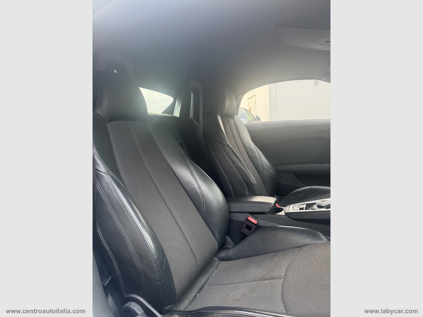 TT Roadster 2.0 TDI quattro S tr. S line - immagine 29