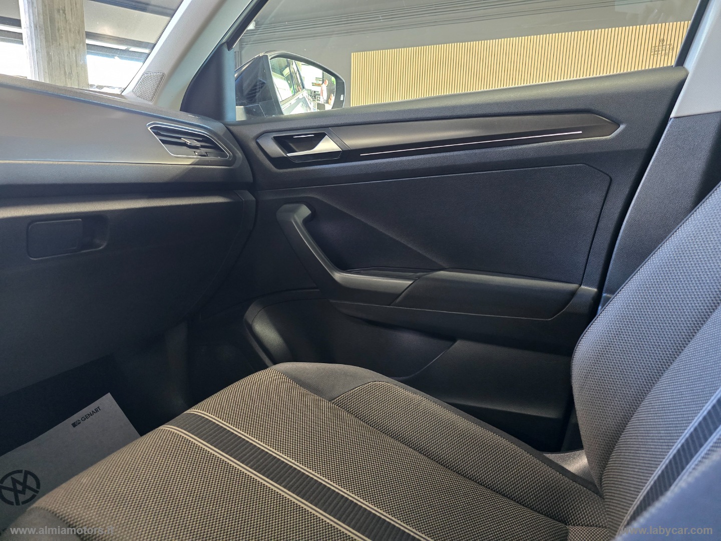 T-Roc 1.0 TSI 115CV Style BMT - immagine 29