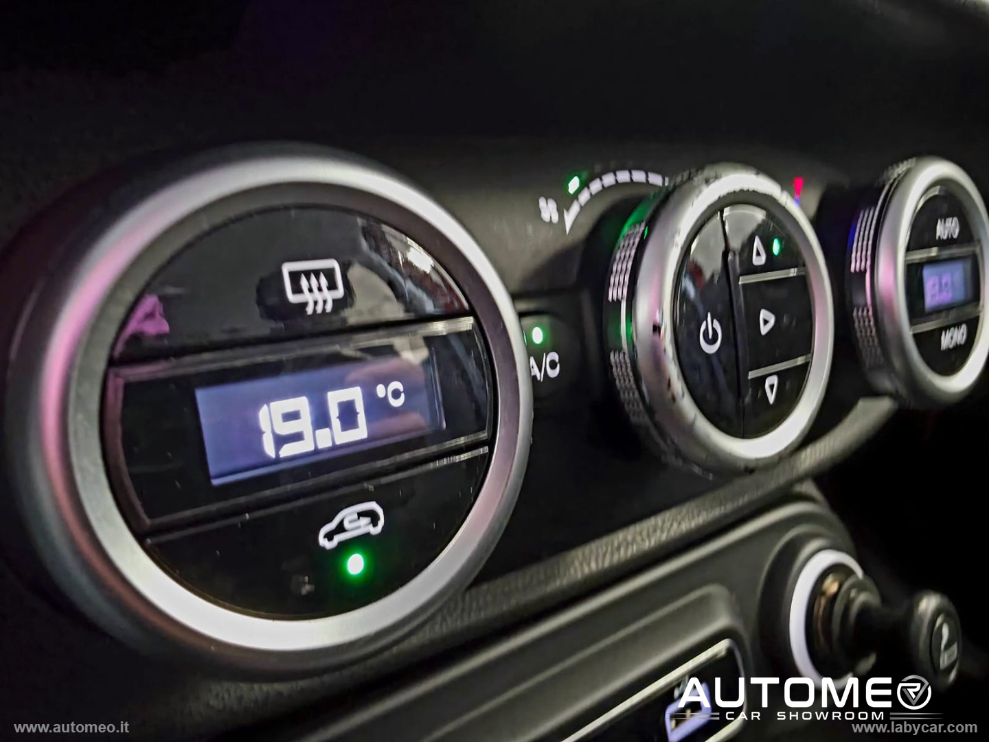 500L 1.4 95 CV S&S Mirror KM CERTIFICATI - immagine 29