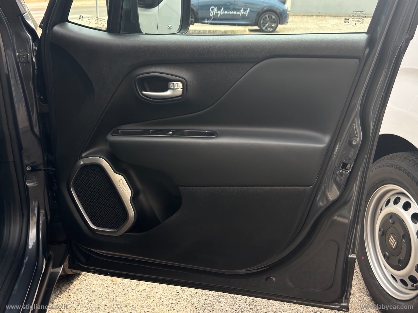 Renegade 1.6 Mjt 130CV Limited - immagine 30