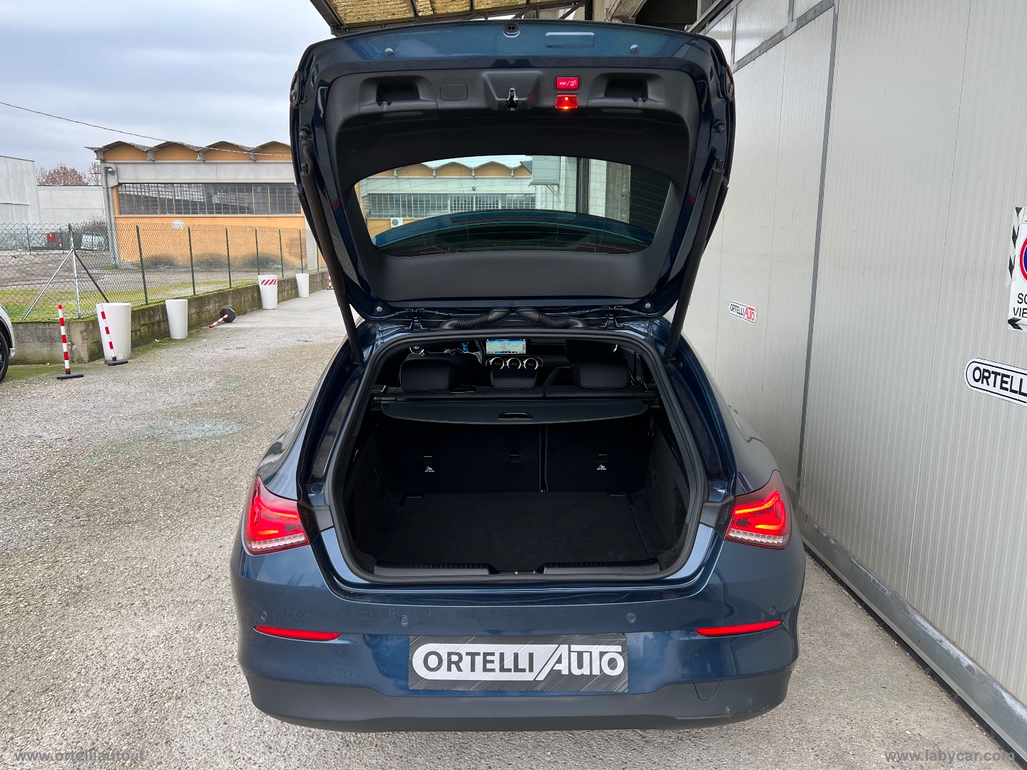 CLA 200 d Aut. Shooting Brake Business IVA DEDUCIBILE - immagine 30