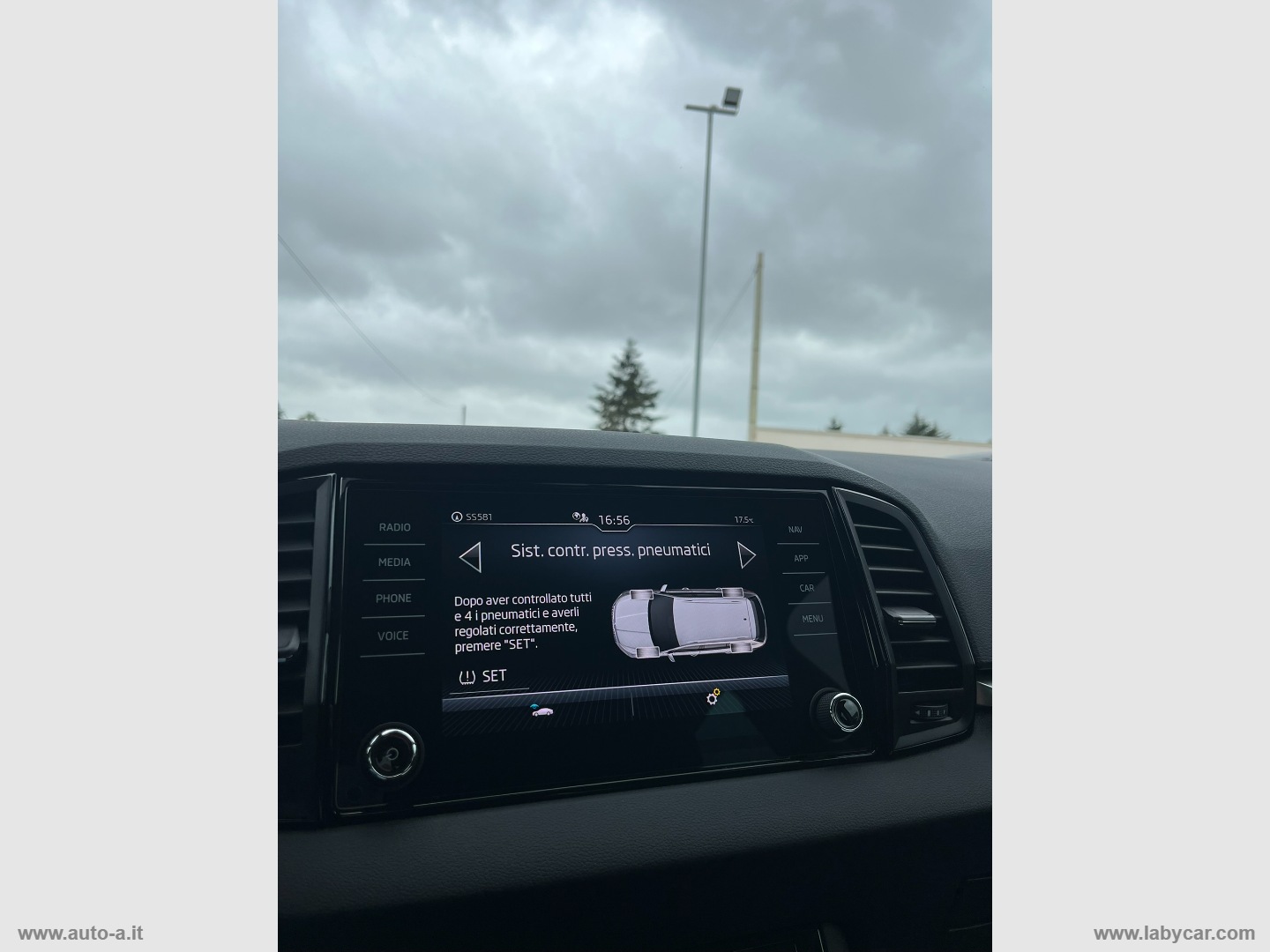 Karoq 2.0 TDI 115 CV Selection - immagine 30