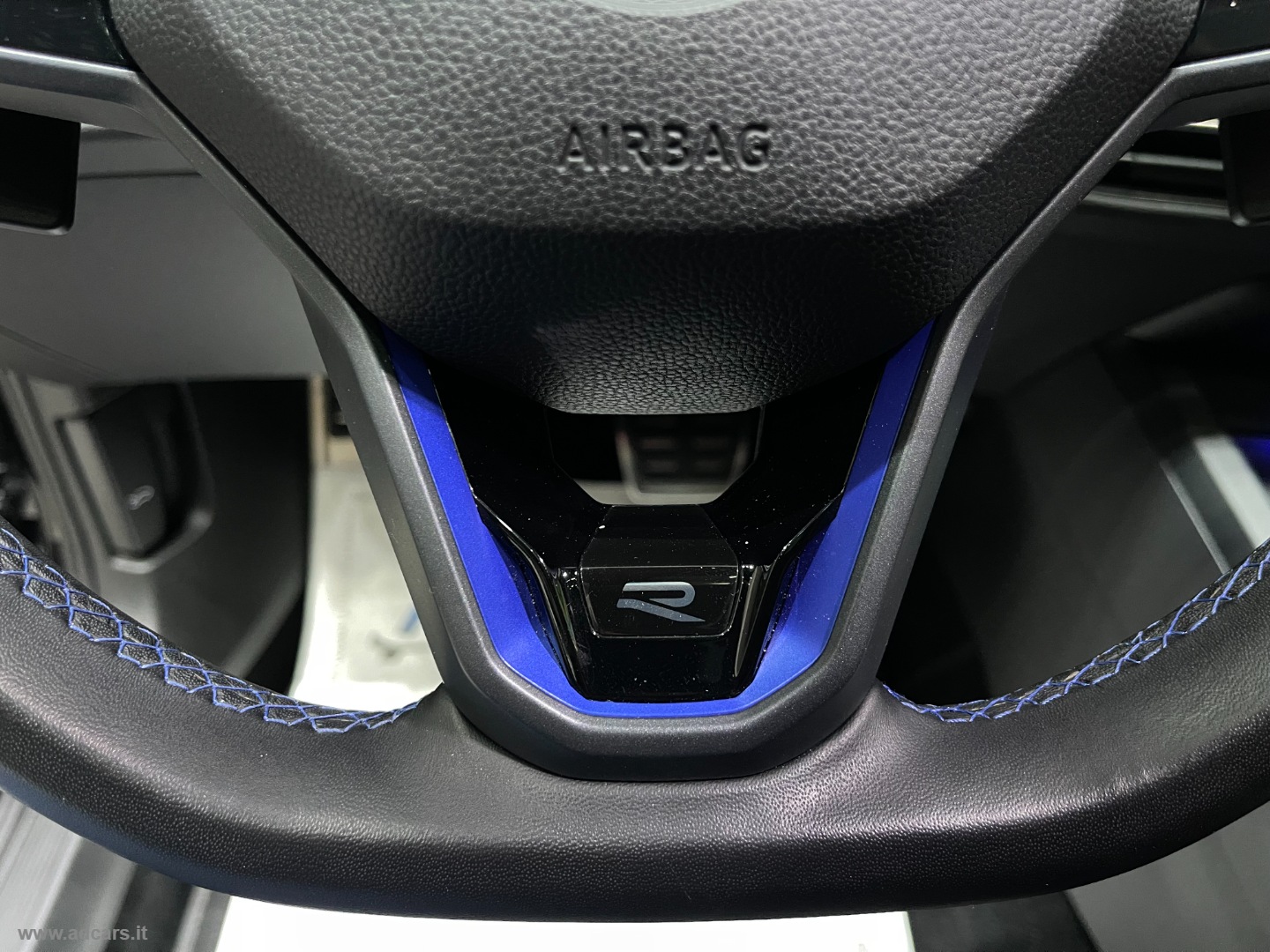 Golf R 2.0 TSI DSG 4Motion *AKRAPOVIC*TETTO*PELLE*ESTORIL*IQ LIGHT - immagine 30