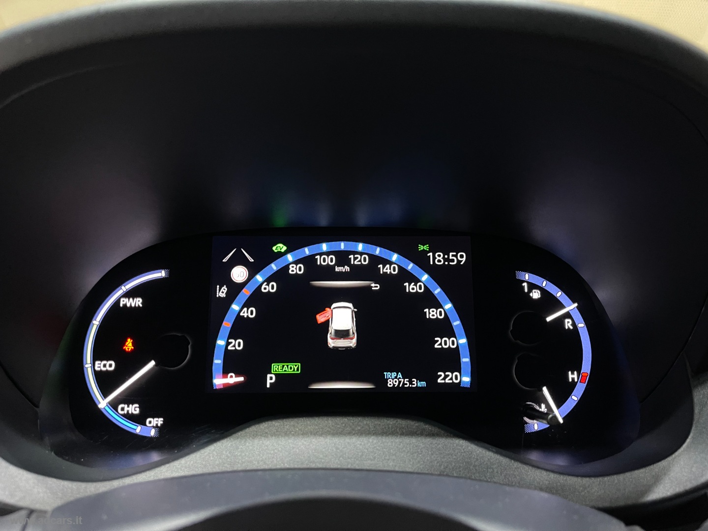 Yaris Cross 1.5 Hyb. 5p. E-CVT AWD Trend *4X4*NEOPATENTATI* - immagine 30