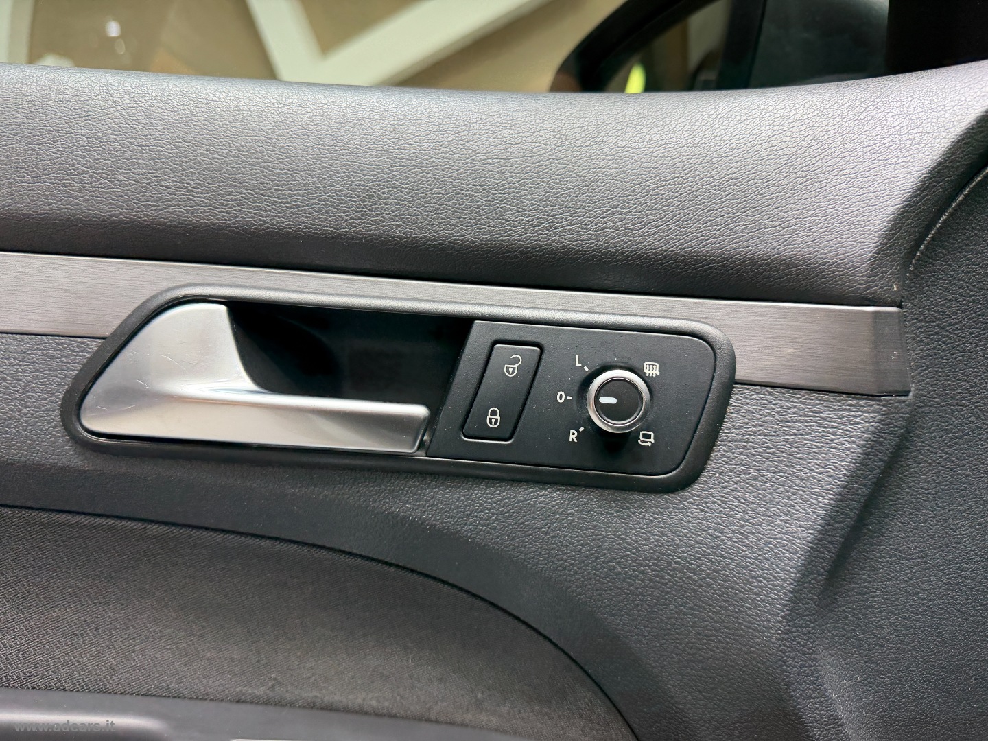 Touran Business 1.6 TDI Comfortline BMT *7 POSTI* - immagine 30