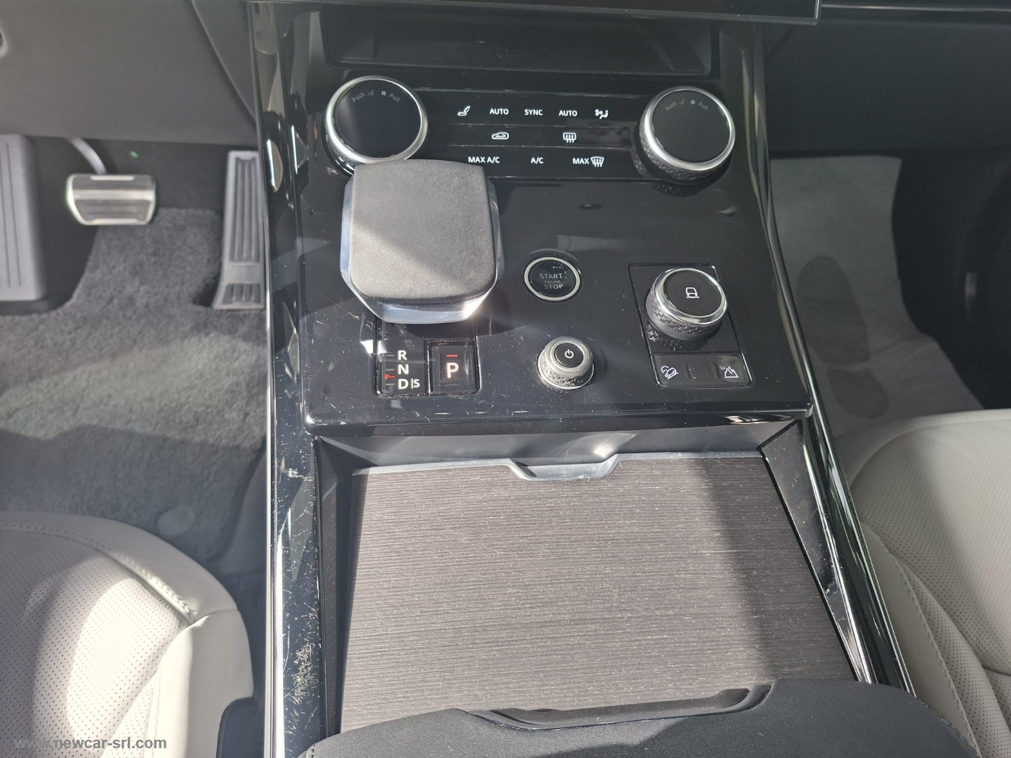 Range Rover 3.0D I6 300 CV HSE - immagine 30