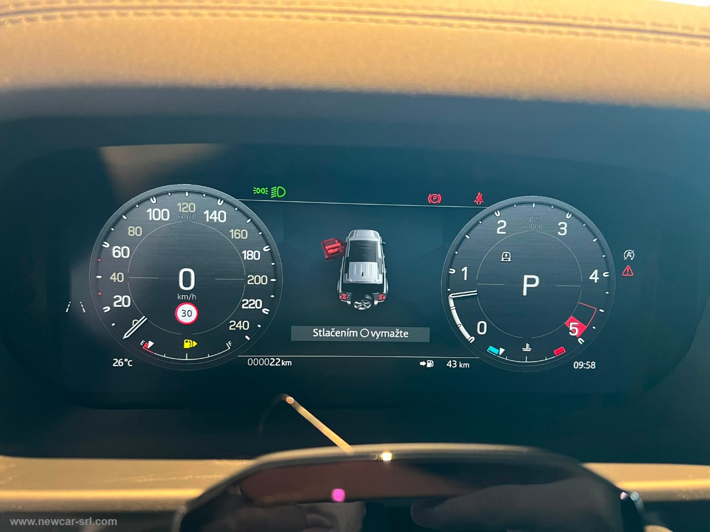 Defender 110 3.0D I6 250 AWD X-Dyn.SE N1 - immagine 30
