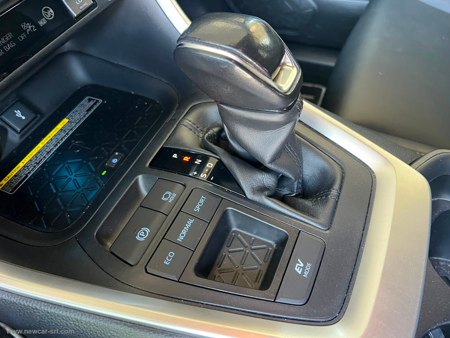 RAV4 2.5 HV - immagine 30