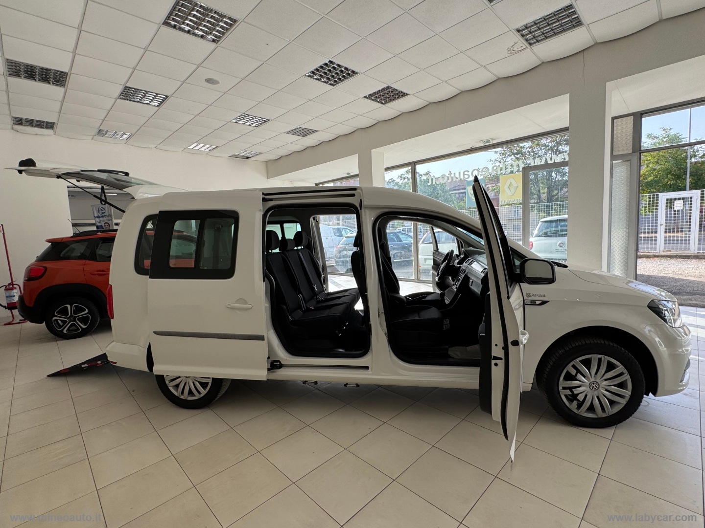 2.0 TDI 102CV MAXI TRASPORTO DISABILE Volkswagen Caddy 2.0 TDI 102 CV Maxi Trasporto Disabile - immagine 30