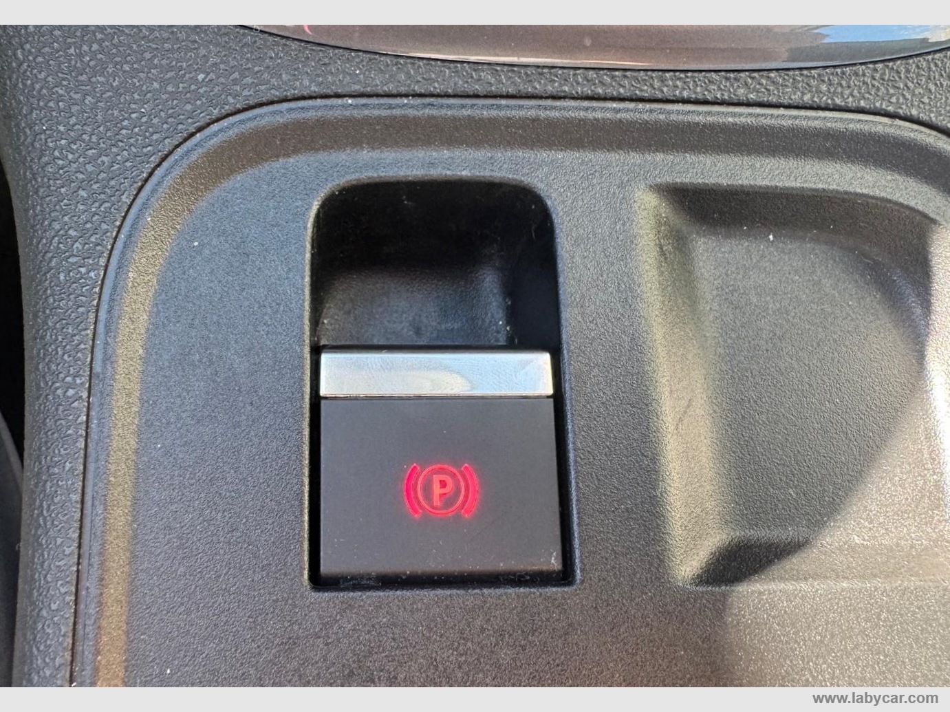 Fiat 600 Hybrid 136 CV DCT MHEV La Prima - Immagine 30