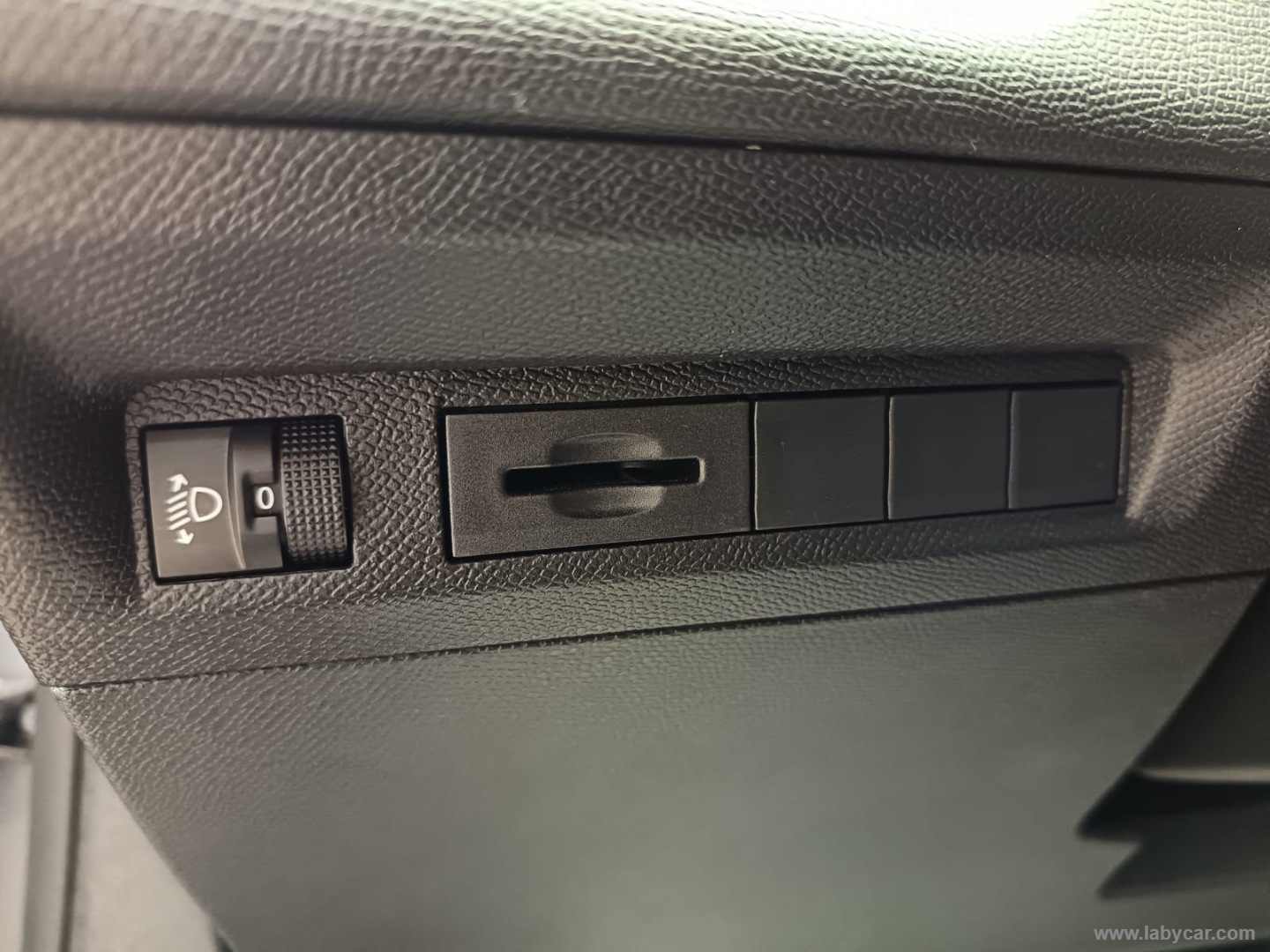 408 Hybrid 136 e-DCS6 Allure - immagine 30