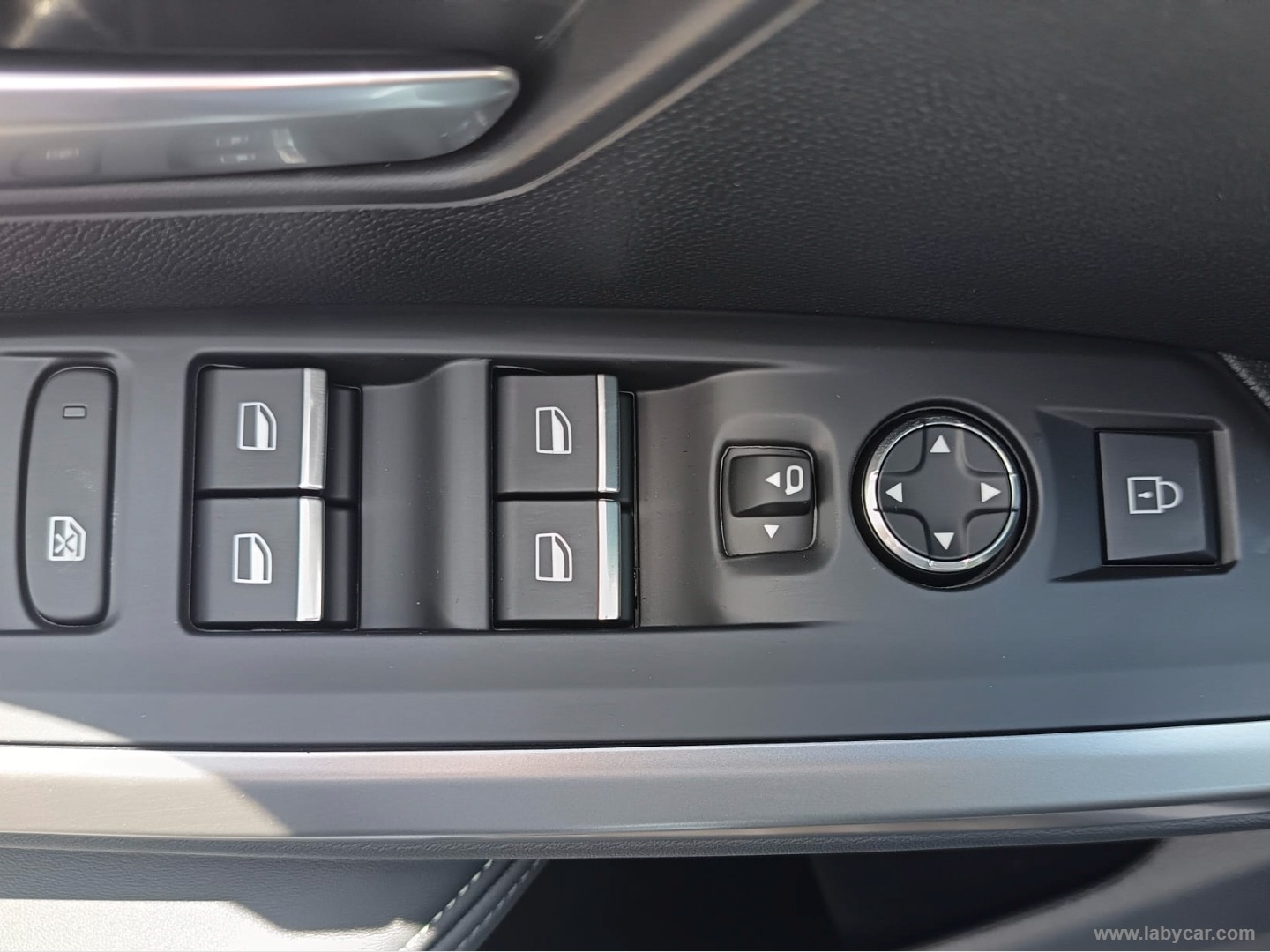 Peugeot 3008 Hybrid 145 e-DCS6 GT - Immagine 30
