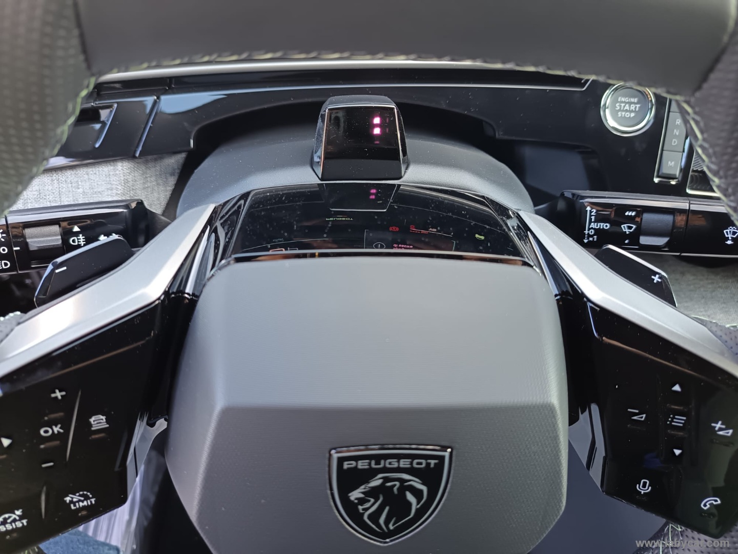 Peugeot 3008 Hybrid 145 e-DCS6 GT - Immagine 30