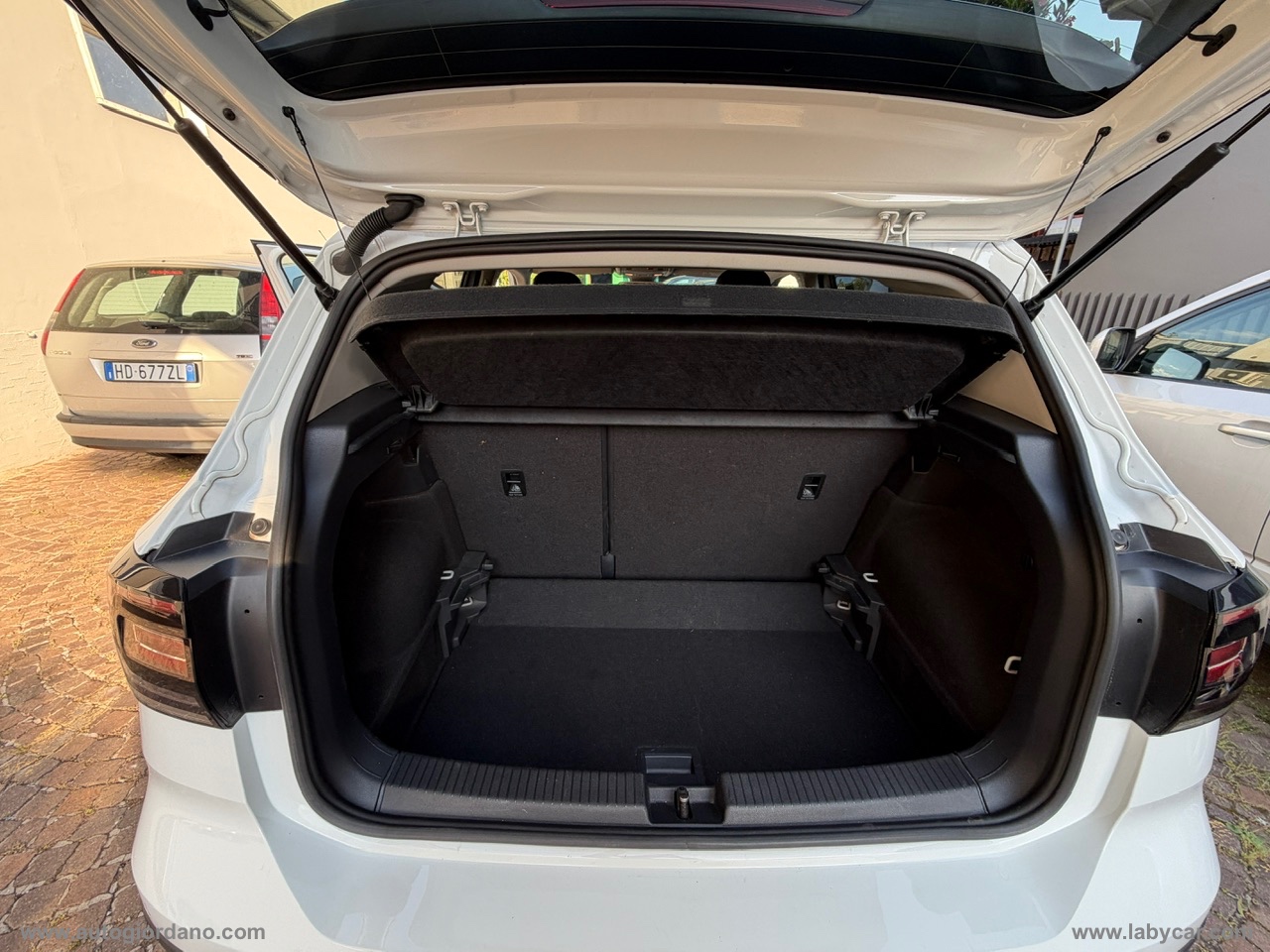 T-Cross 1.0 TSI 115 CV Style BMT - immagine 30