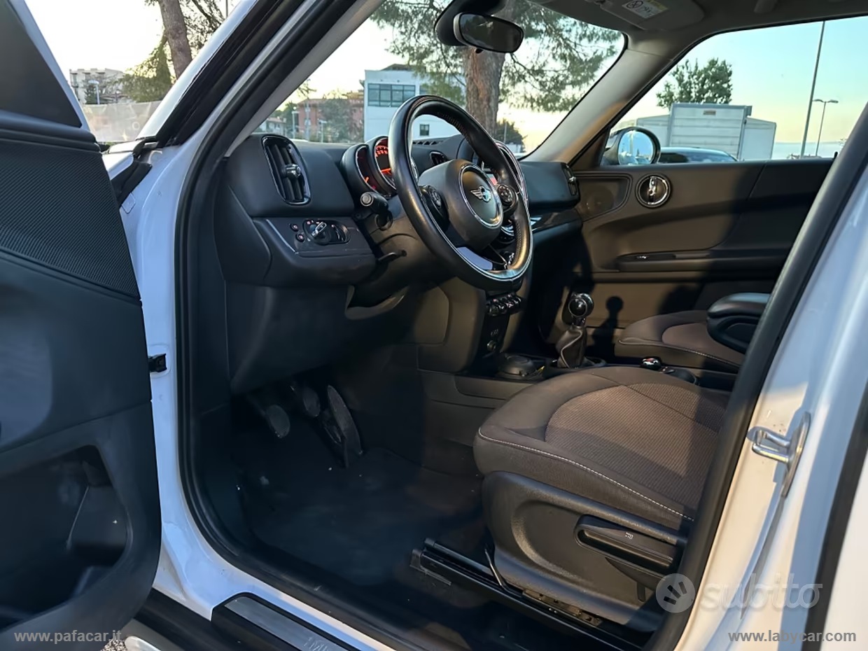 Mini Cooper D Business Countryman - immagine 30