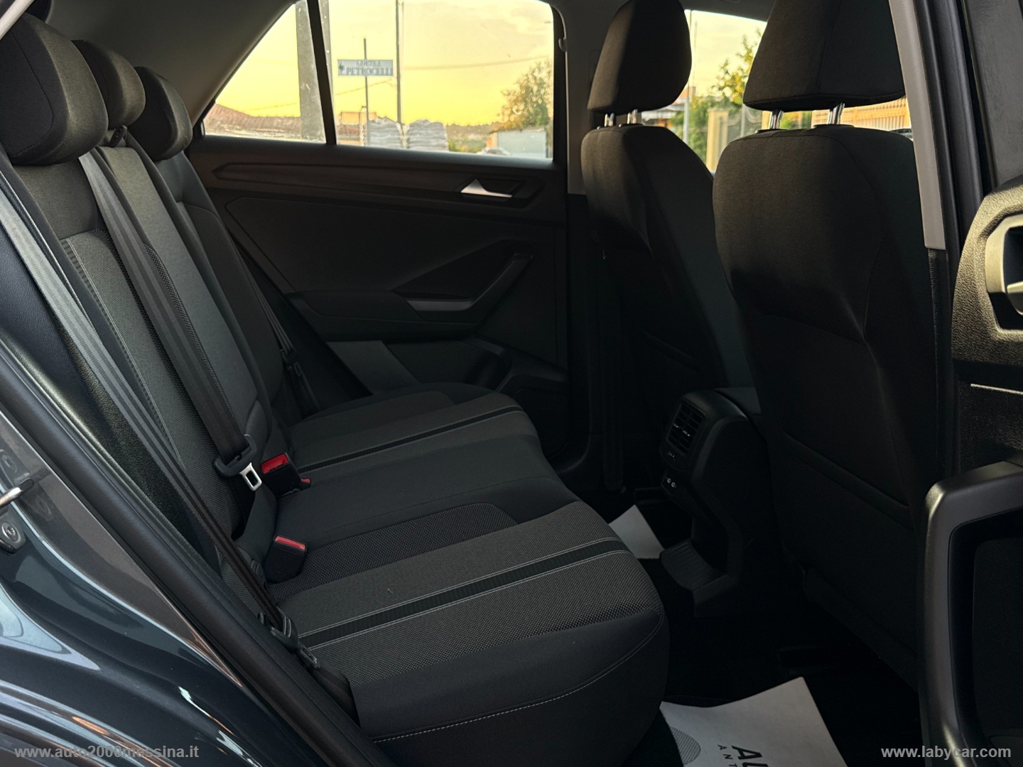 T-Roc 2.0 TDI 150 CV DSG Business BMT - immagine 30