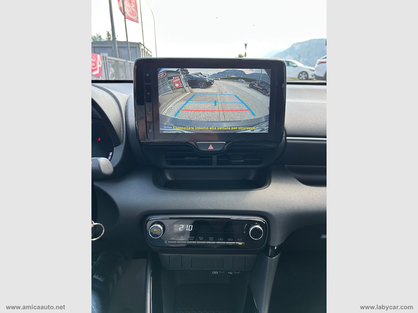 Yaris 1.5 Hybrid 5p. Trend - immagine 30