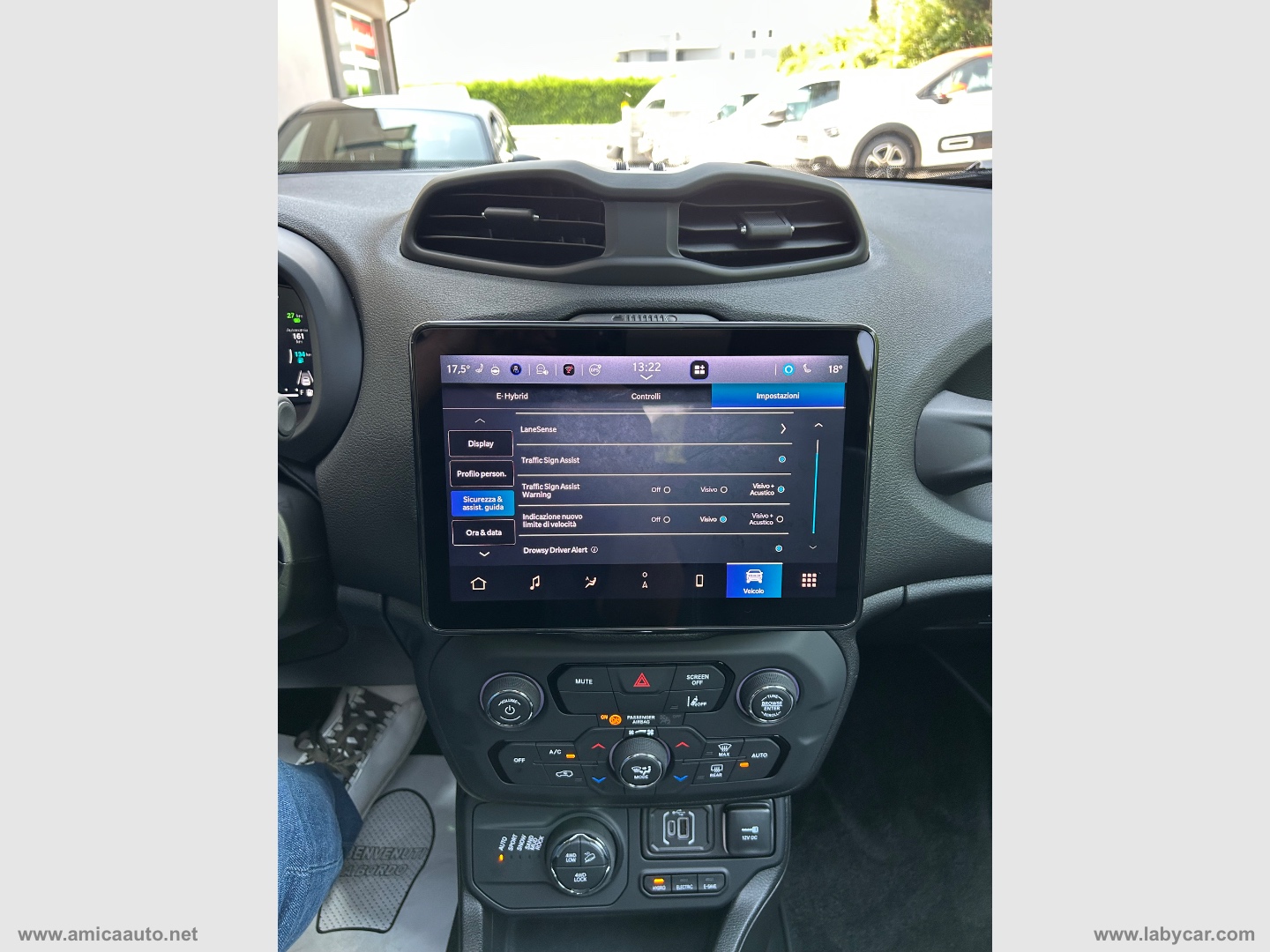 Renegade 1.3 T4 240CV PHEV 4xe AT6 Over. SOLO KM 2.300 - immagine 30