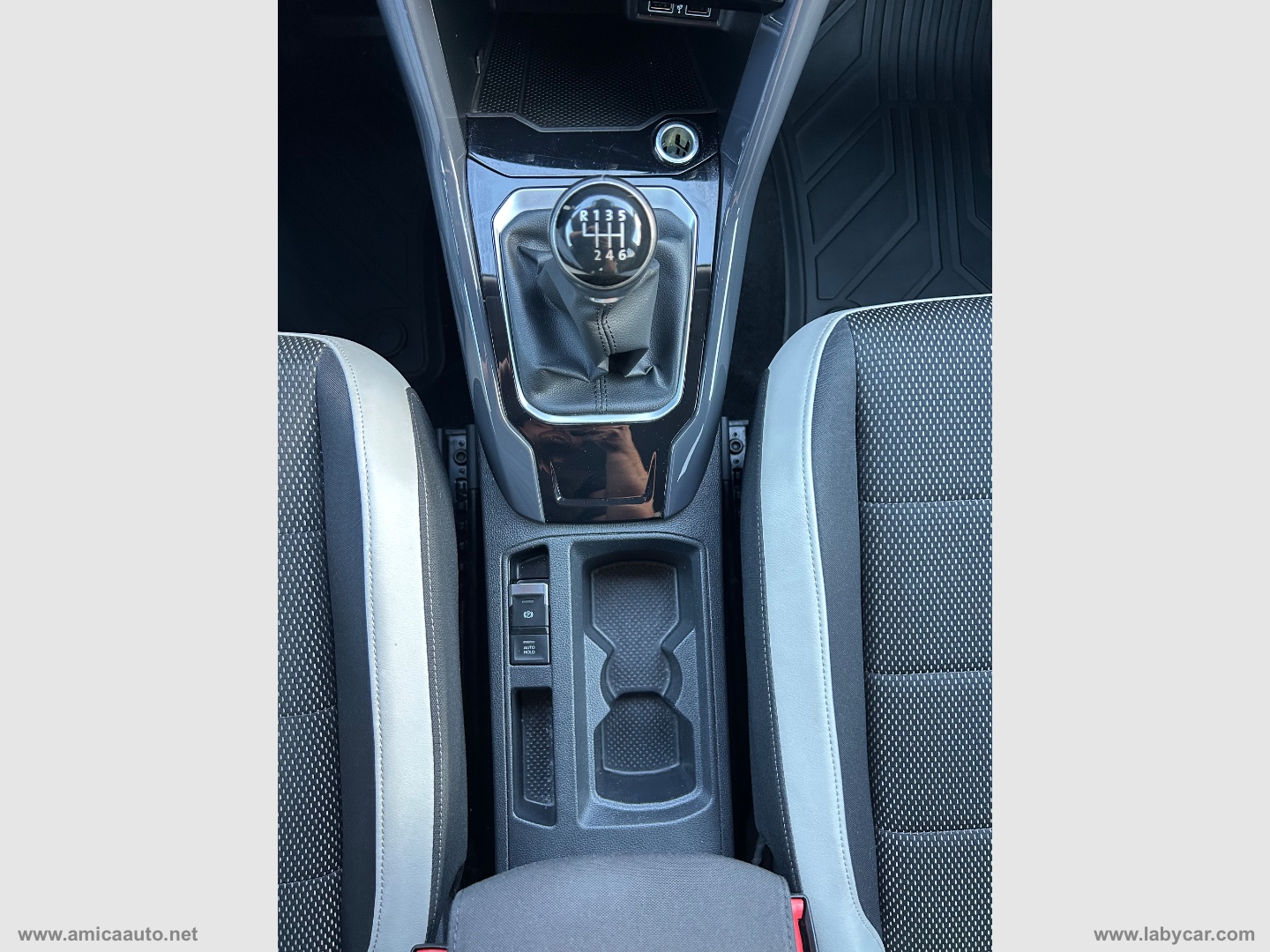 T-Roc 1.6 TDI SCR Advanced BlueMot.Tech. - immagine 30