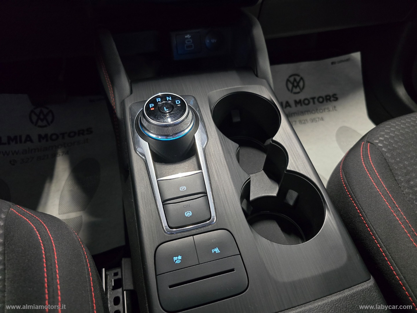 Kuga 2.5 Full Hybrid 190 CVT 2WD ST-Line - immagine 30