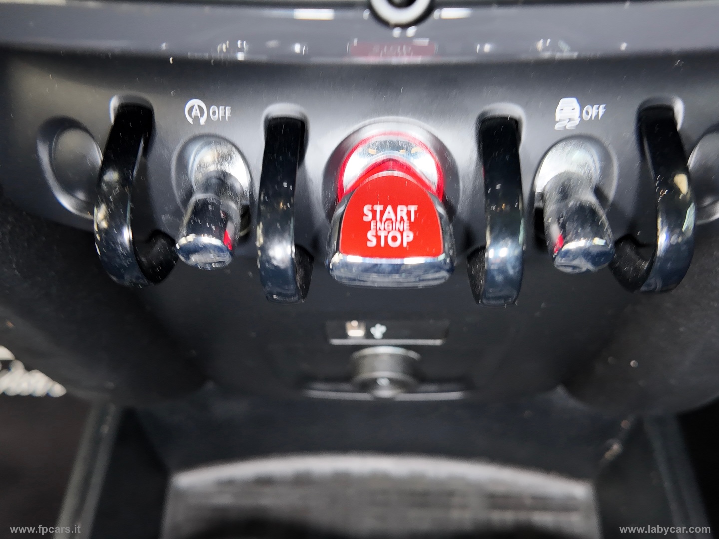 Mini Cooper D Business Countryman Aut. - immagine 30