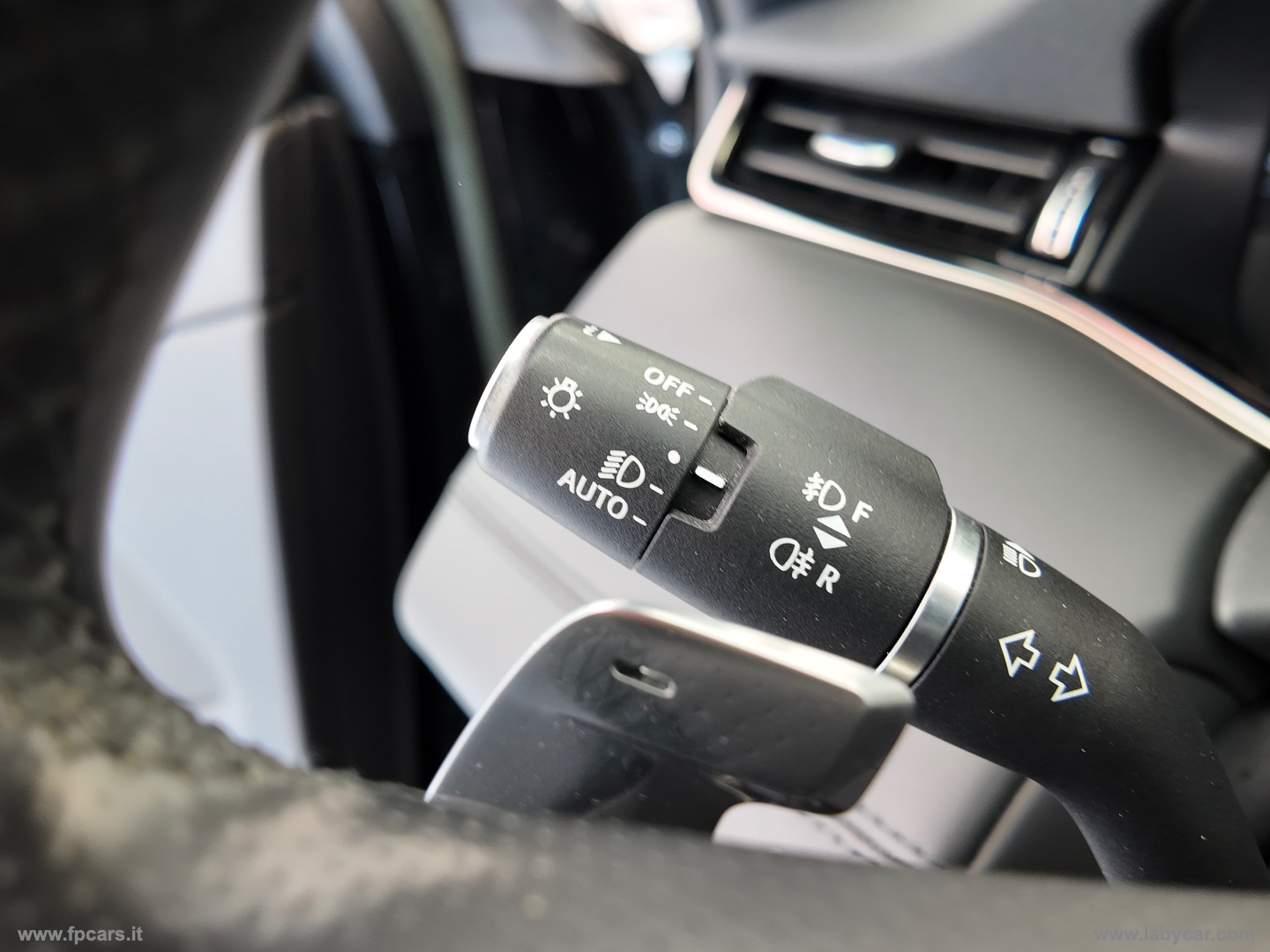 RR Evoque 2.0D I4 204 CV AWD Aut R-D.HSE - immagine 30