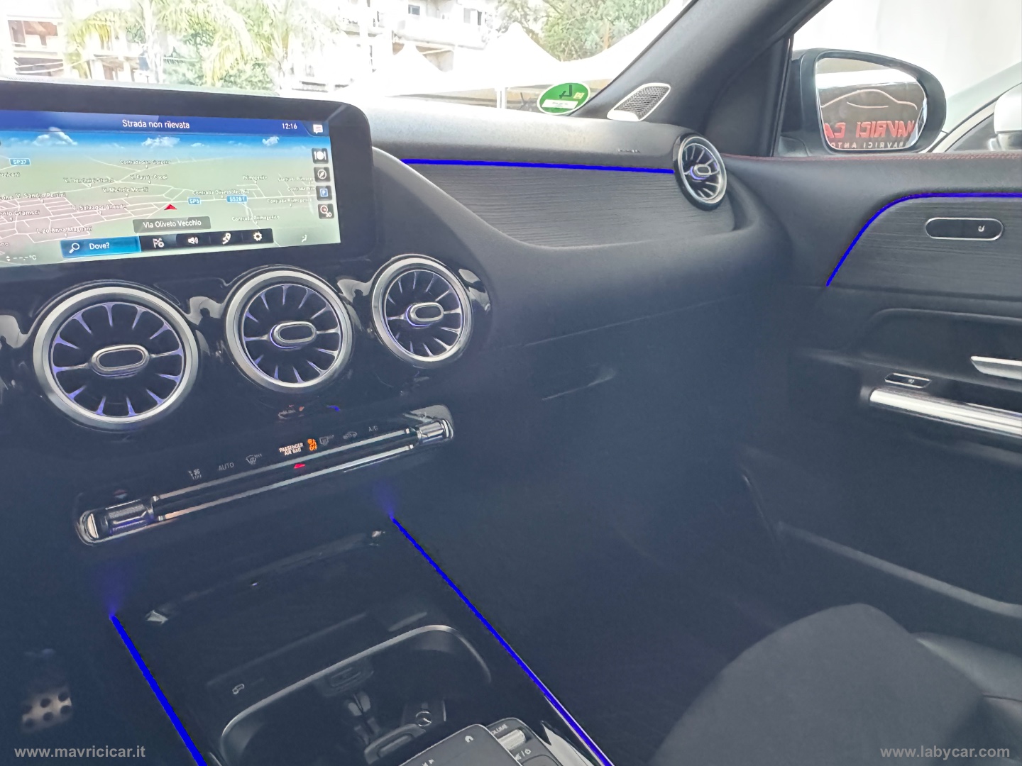 GLA 220 d Automatic 4Matic Premium - immagine 30