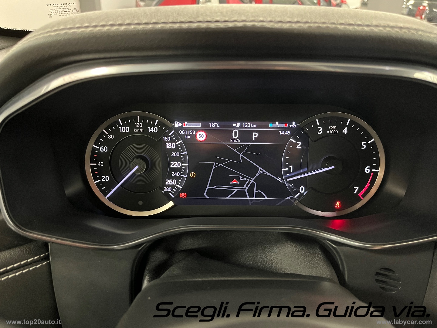 F-Pace 2.0 250 CV AWD aut. R-Dyn. Black EDITION - immagine 30