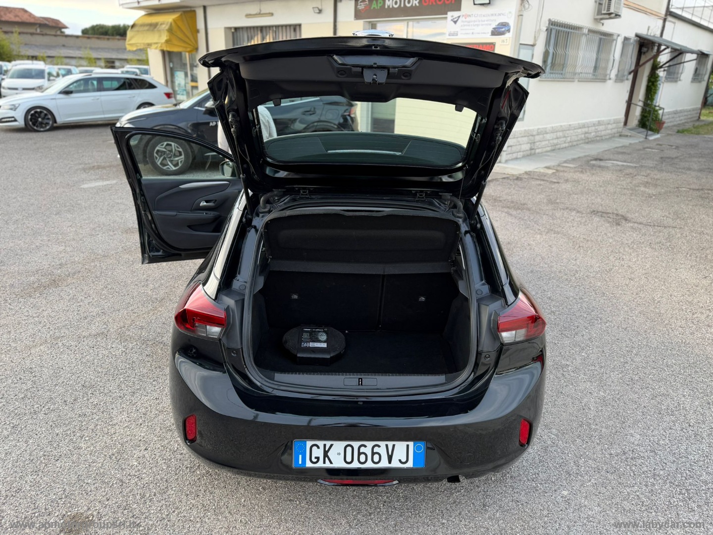 Corsa 1.2 Elegance - immagine 30