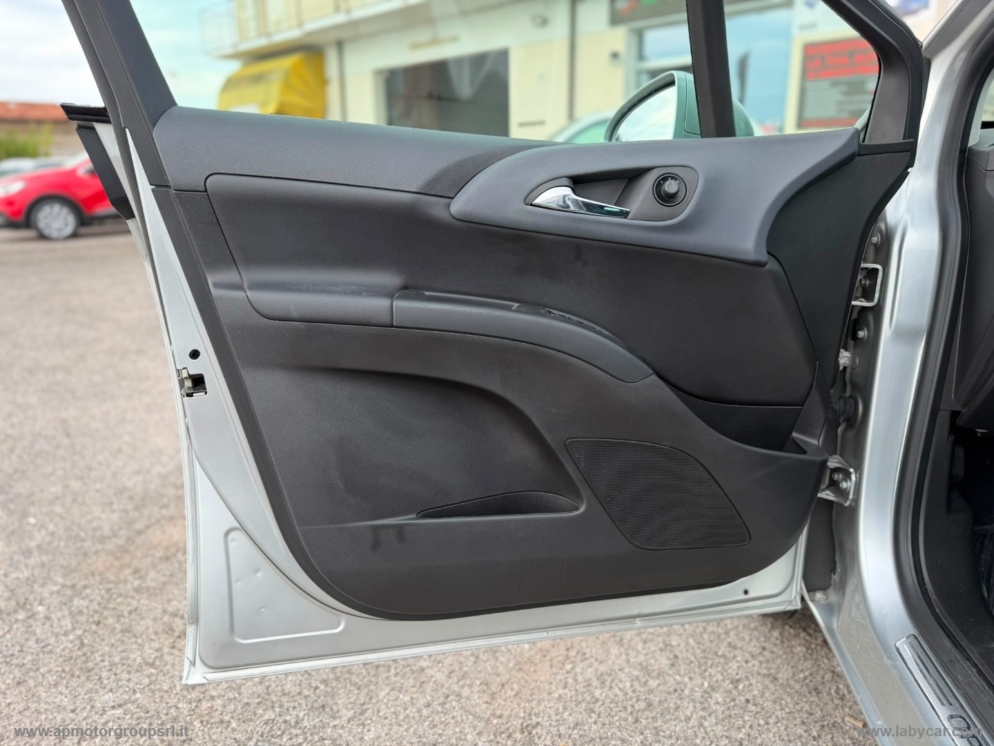 Meriva 1.3 CDTI 95 CV ecoFLEX Cosmo - immagine 30