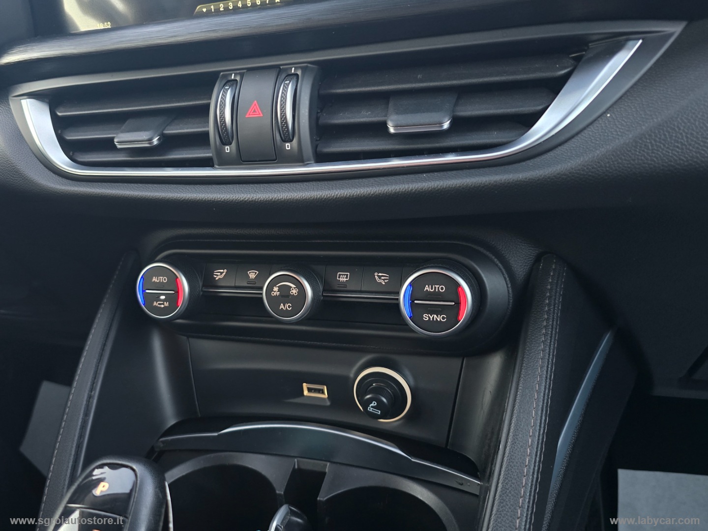 Stelvio 2.2 T.diesel 210 CV AT8 Q4 Exec. - immagine 30