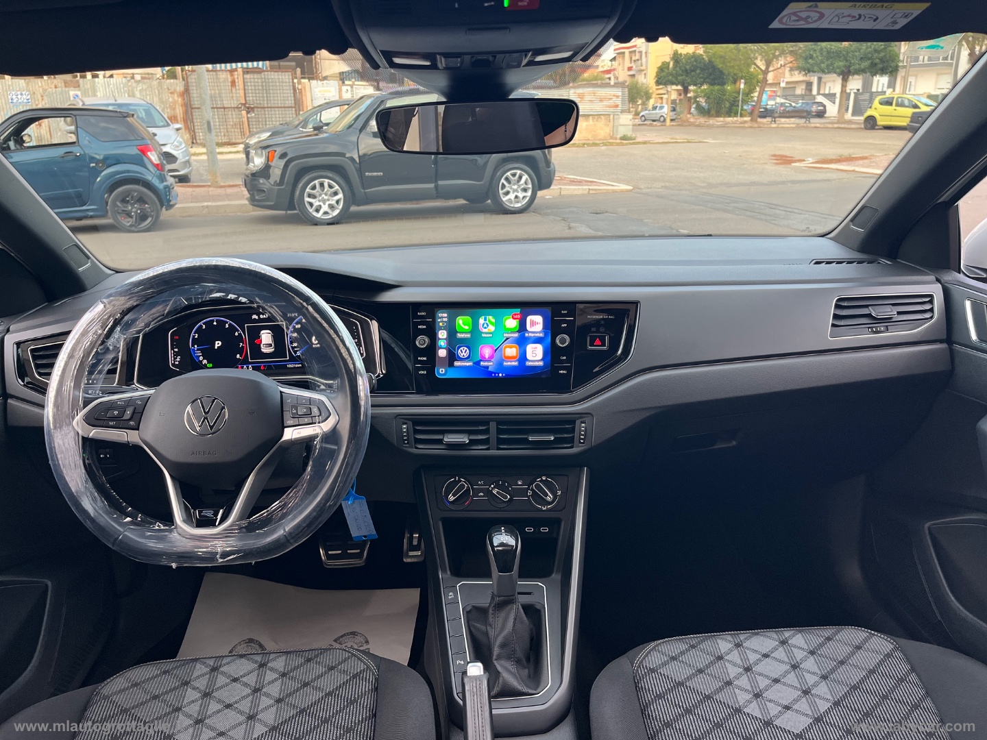 Taigo 1.0 TSI 110 CV DSG R-Line -TETTO - immagine 30