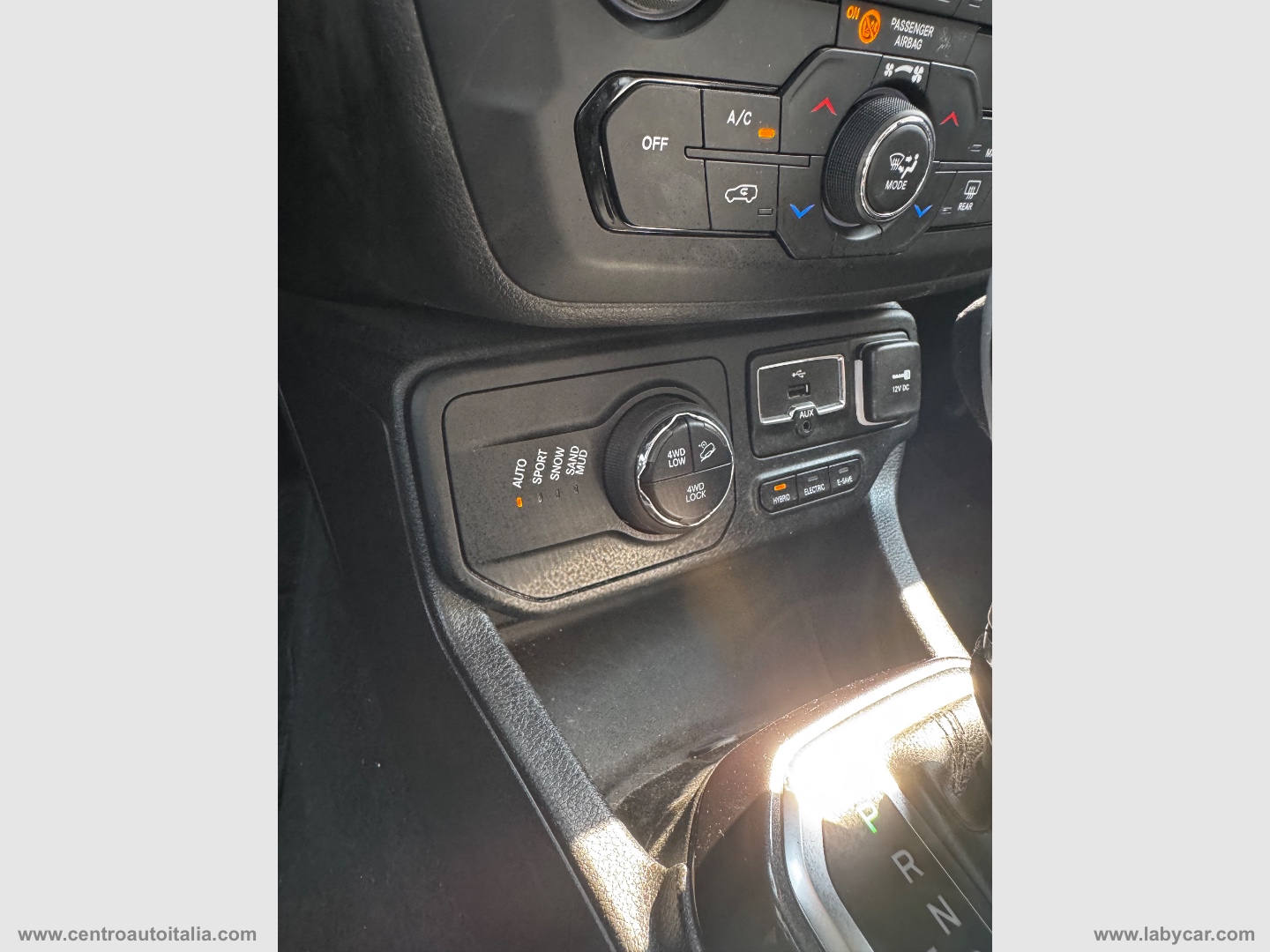 Renegade 1.3 T4 PHEV 4xe Trailhawk - immagine 30