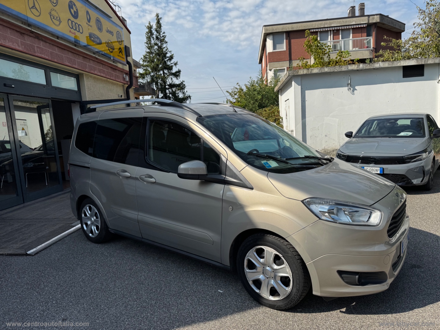Tourneo Courier 1.0 EcoBoost 100 CV Tit. - immagine 30