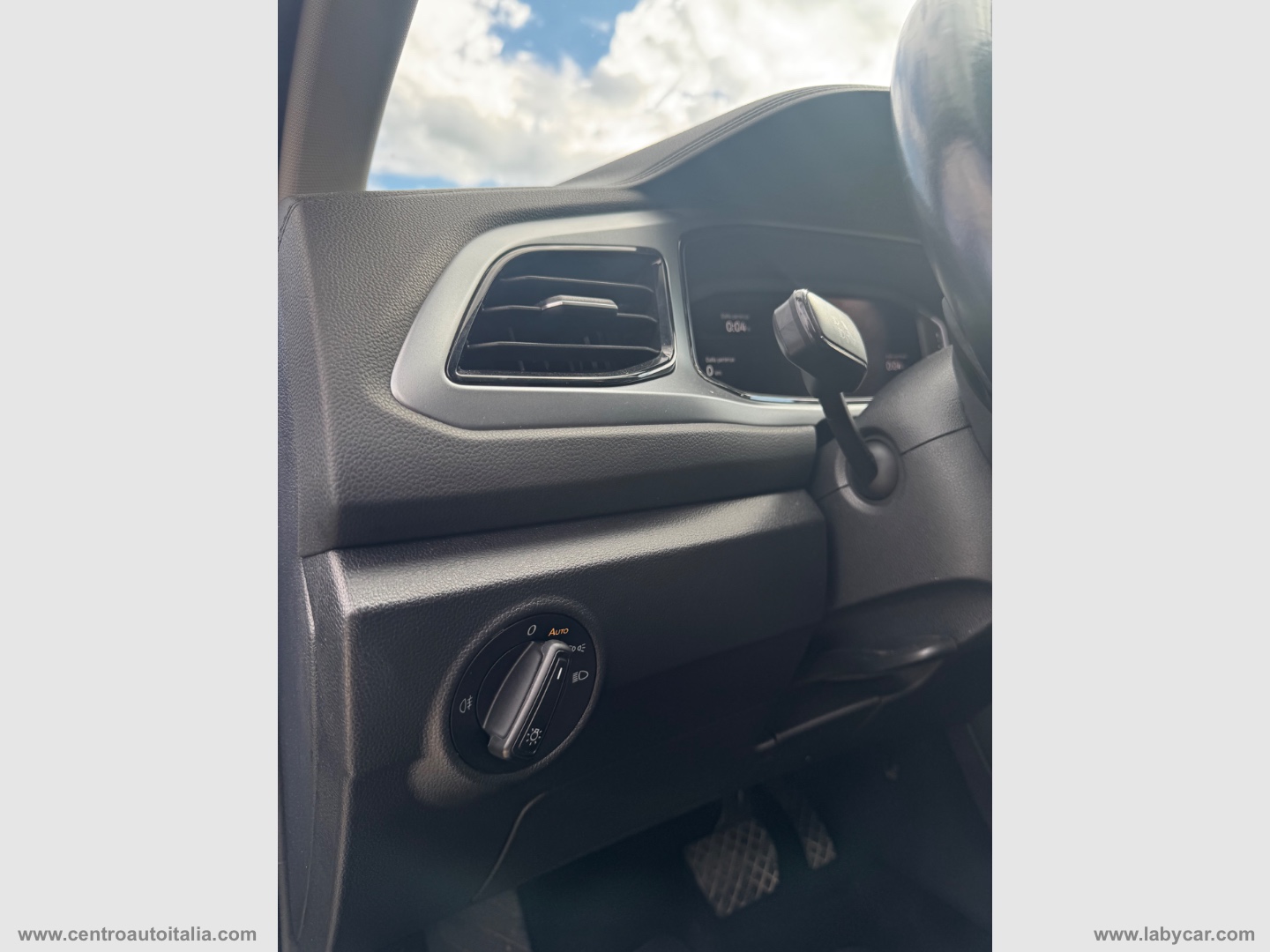 T-Roc 1.5 TSI ACT DSG Business BMT - immagine 30