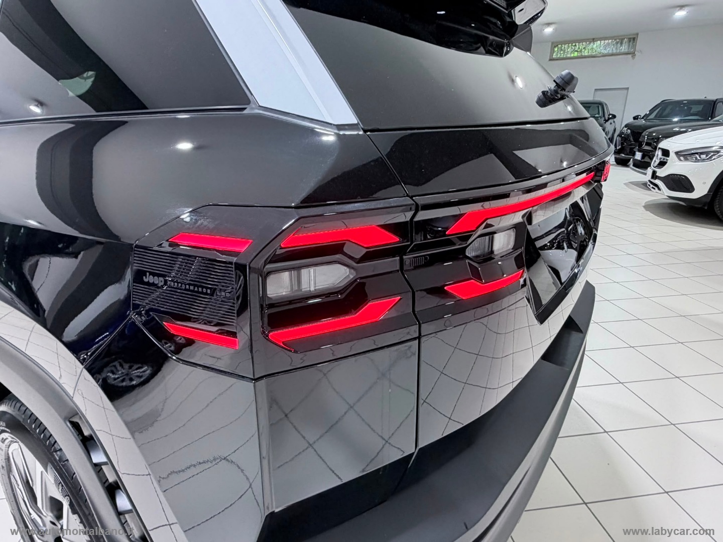 Compass 1.2 Turbo 48V e-Hybrid Summit - immagine 30