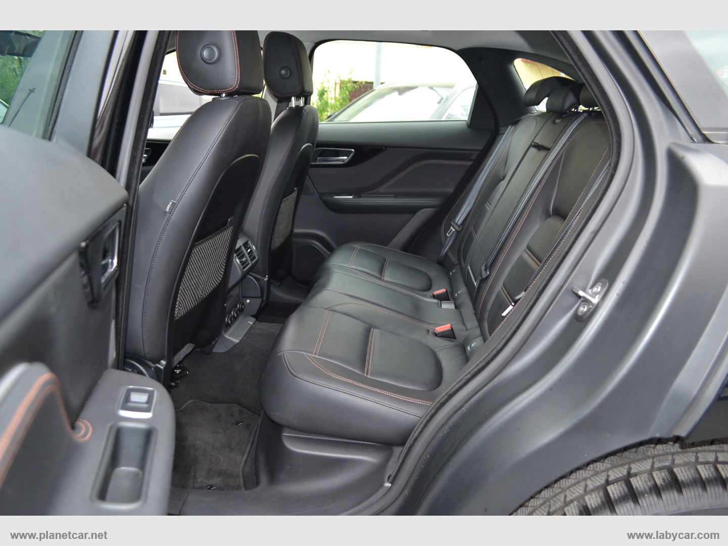 F-Pace 2.0 D 180 CV AWD aut. Prestige - immagine 31