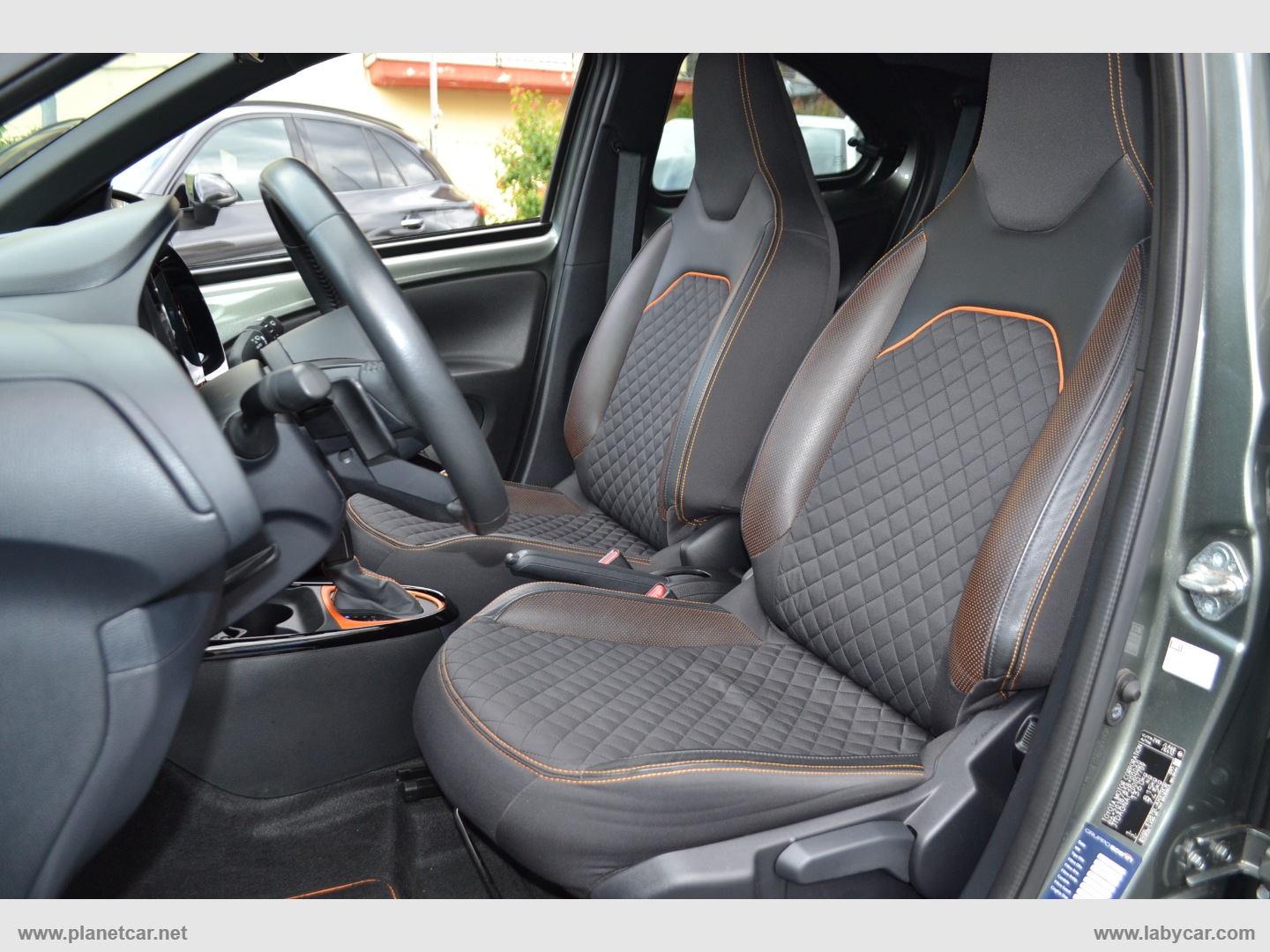 Aygo X 1.0 VVT-i 72 CV 5p. Limited S-CVT - immagine 31