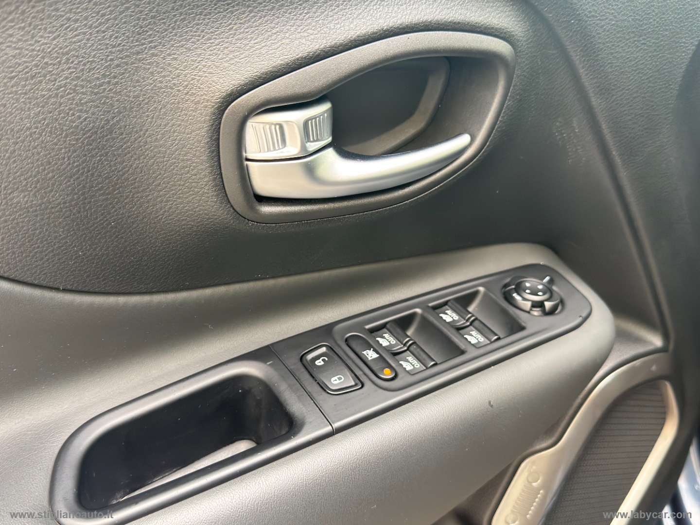 Renegade 1.6 Mjt 120CV Limited - immagine 31