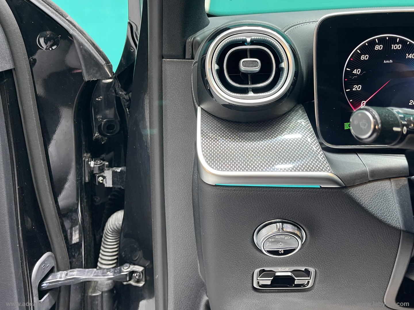GLC 220d 4Matic Mild Hybrid AMG Line Advanced *PACK LUCI AMBIENTE*GANCIO TRAINO - immagine 31
