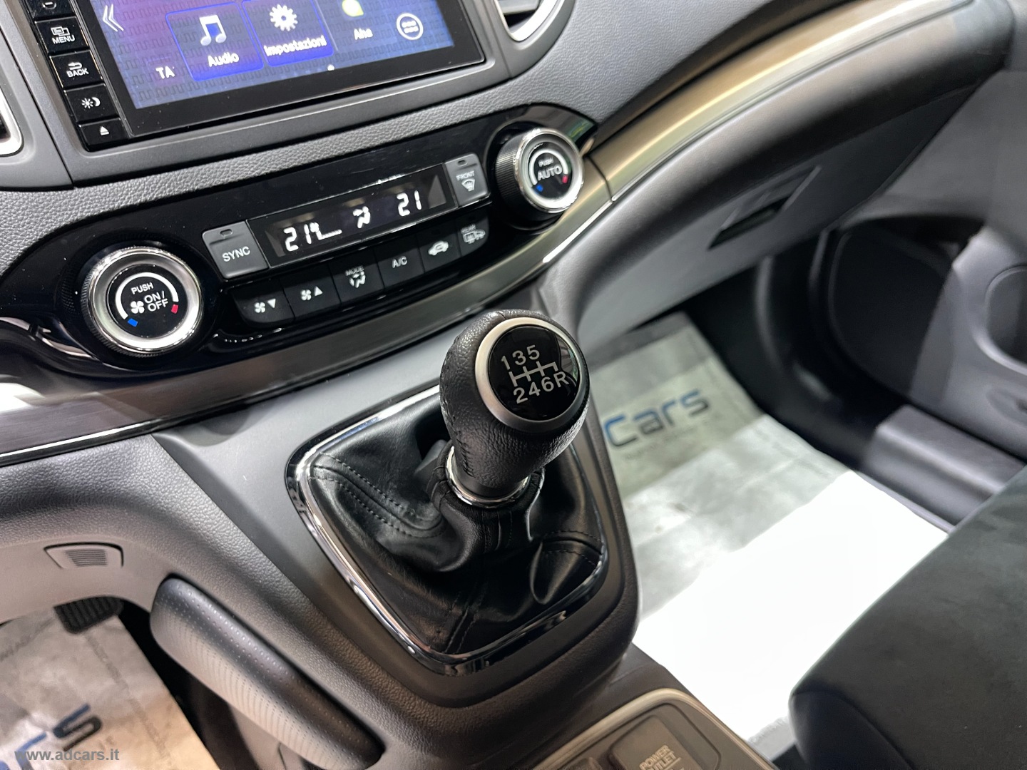 CR-V 1.6 i-DTEC Lifestyle Navi 4WD *ALCANTARA/PELLE*TELECAMERA*SENSORI* - immagine 31